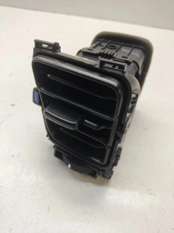 Dash center air vent grill H897420900