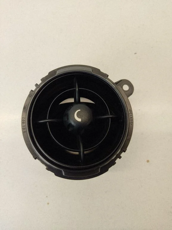 Dash center air vent grill – Mini Cooper Countryman R60 (2011-2016)