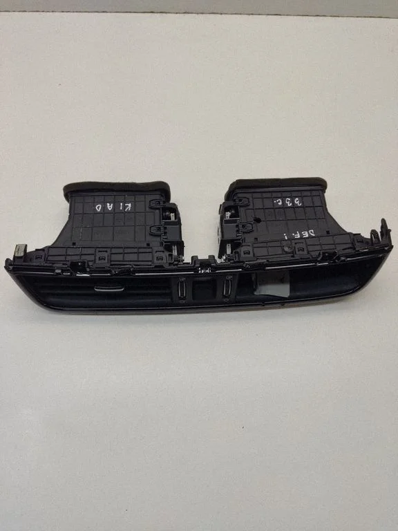 Dash center air vent grill – KIA Optima (2015-2020)