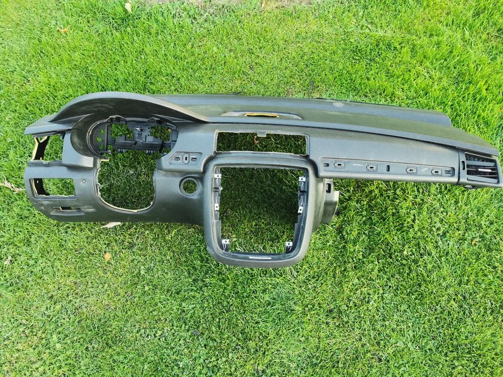 Deska rozdzielcza A2516800587