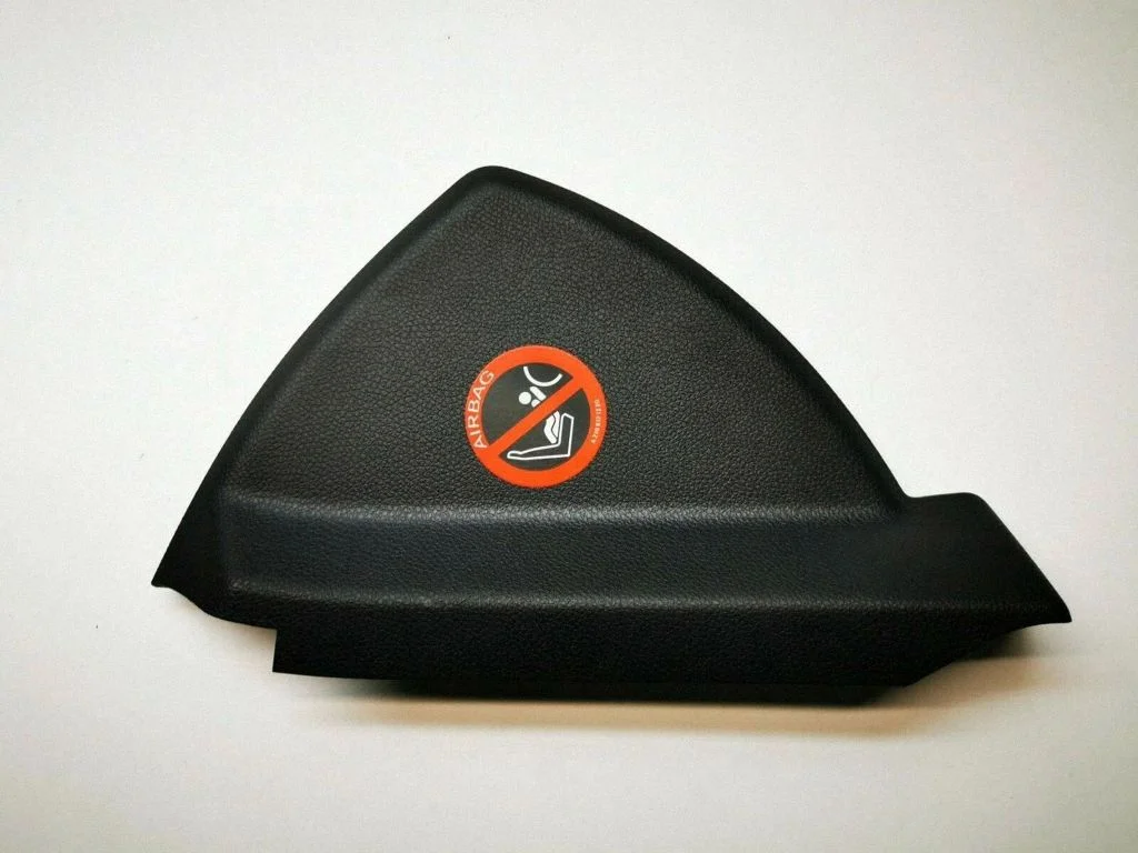 Dashboard side end trim – Mercedes-Benz C-Class AMG W204 (2007-2014)