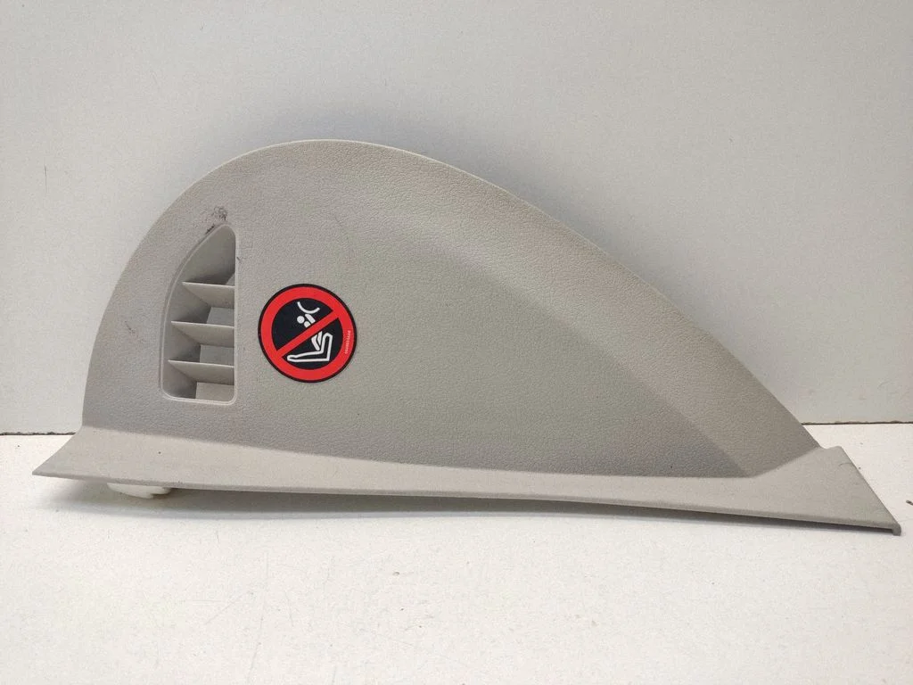 Dashboard side end trim – Chrysler Grand Voyager V (2007-2015)