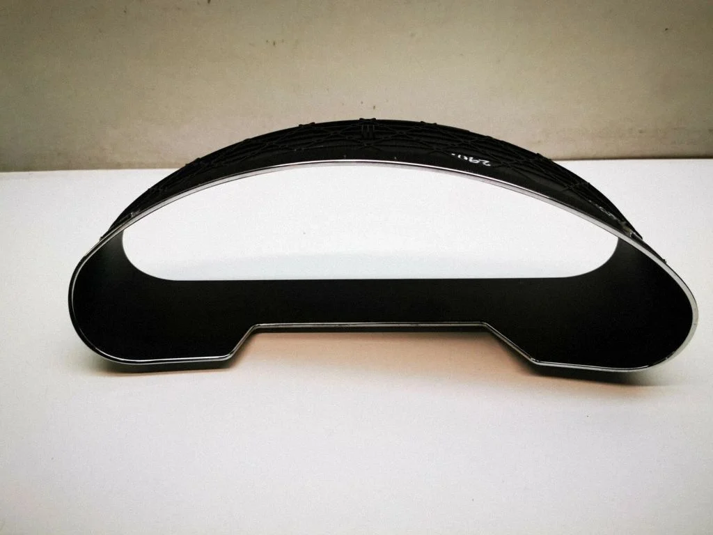Instrumentu paneļa apdare – Mercedes-Benz CLS klase C219 (2003-2011)