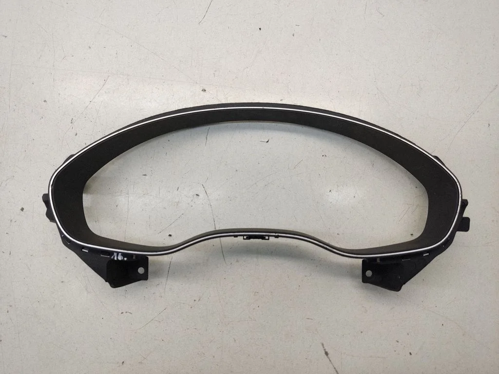 Dashboard trim 4G1857115