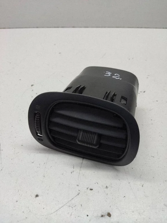 Dashboard side air vent grill/cover trim 0SC91TRMAA