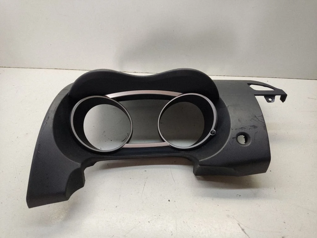 Dashboard trim 8060A011