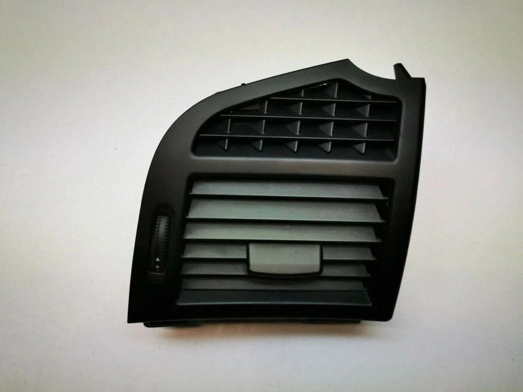 Dashboard side air vent grill/cover trim – Mercedes-Benz S-Class W221 (2005-2013)