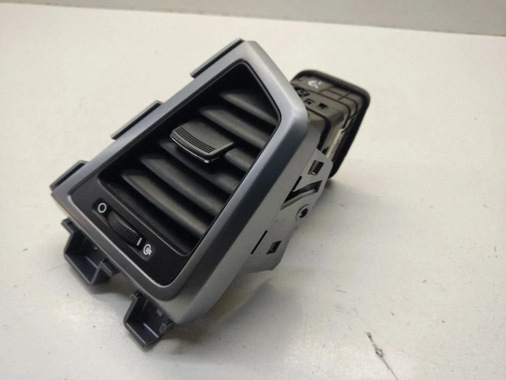 Dashboard side air vent grill/cover trim – Hyundai Tucson TL (2015-)