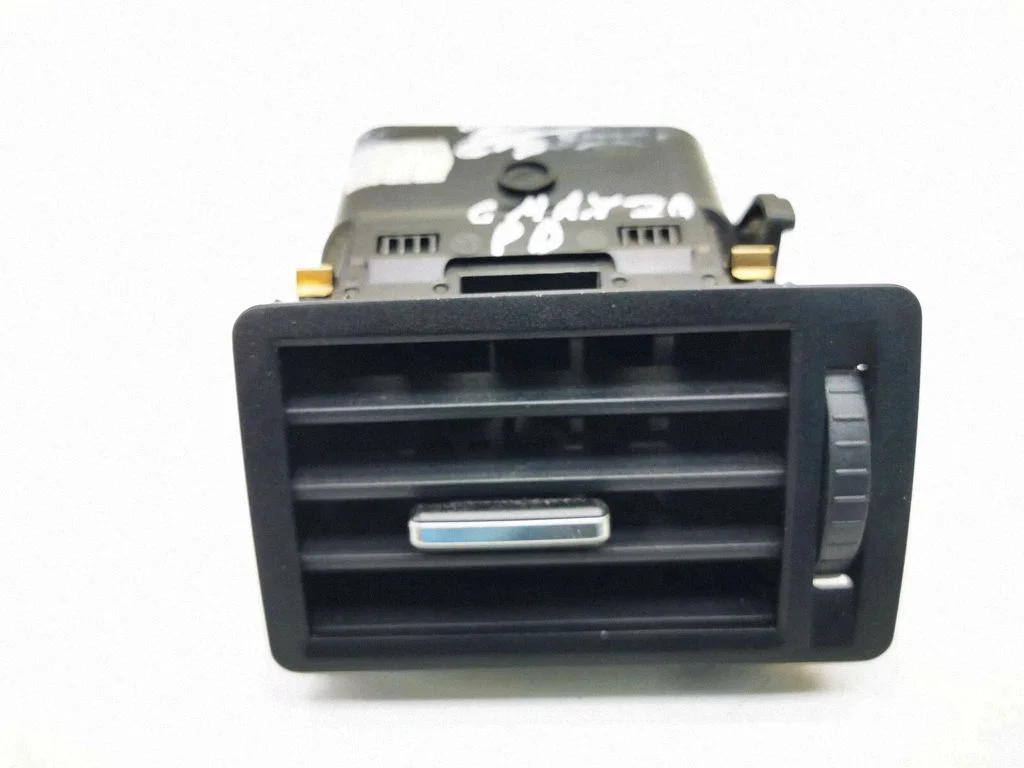 Boczne kratki nawiewu 3M51R018B08M