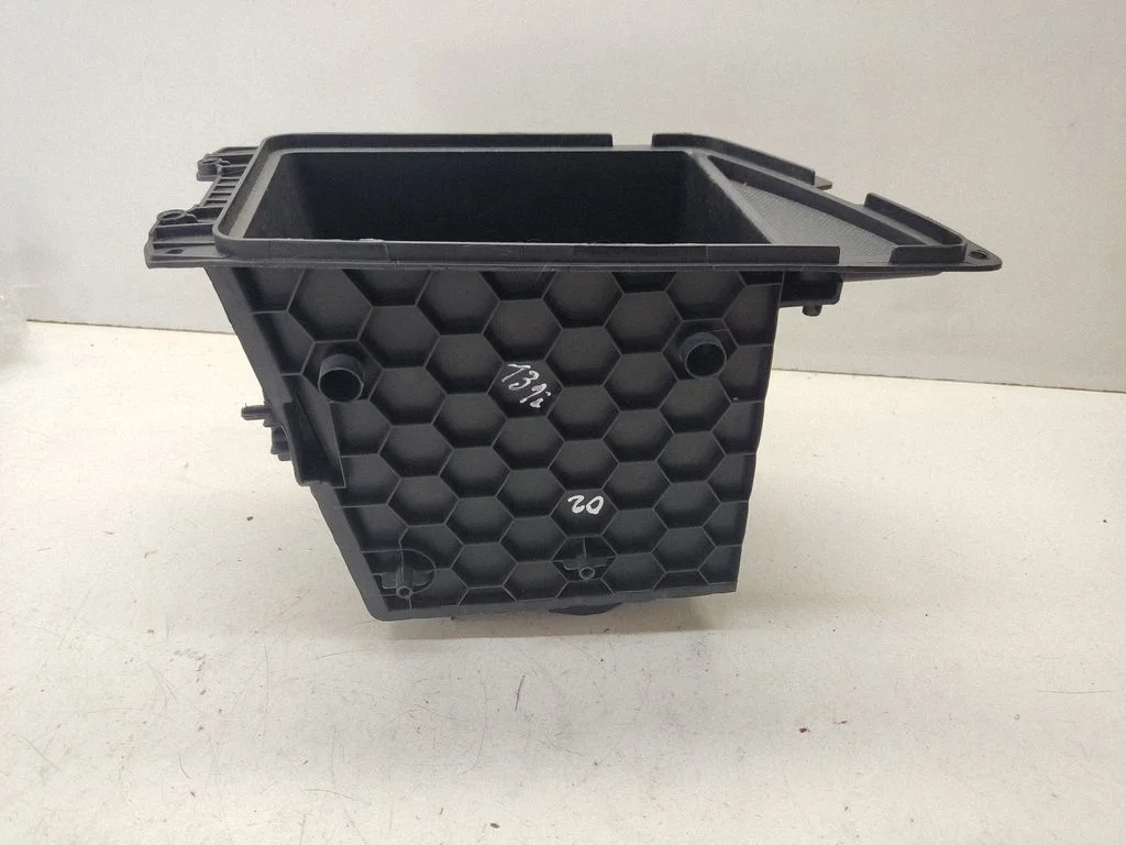 Glove box central console 846302T000