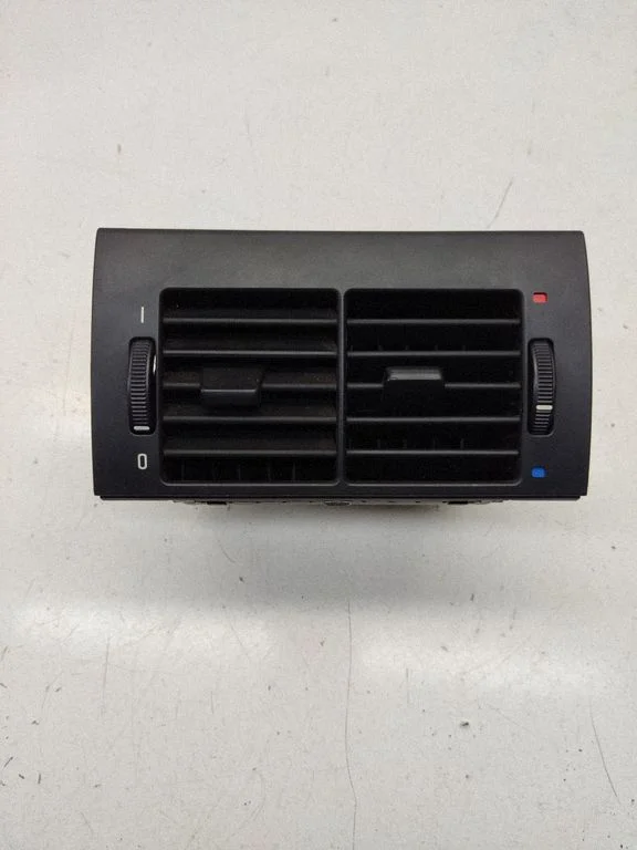 Rear air vent grill – BMW 5 Series E39 (1996-2003)