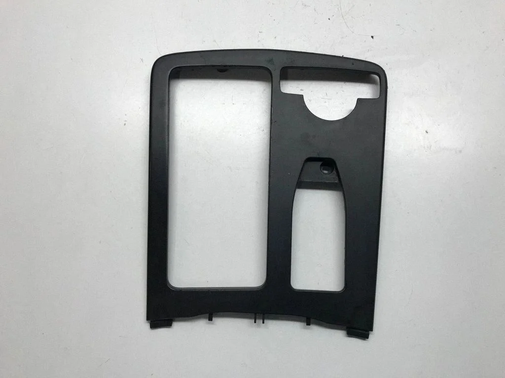 Gear shifter surround trim plastic – Mercedes-Benz C-Class AMG W204 (2007-2014)