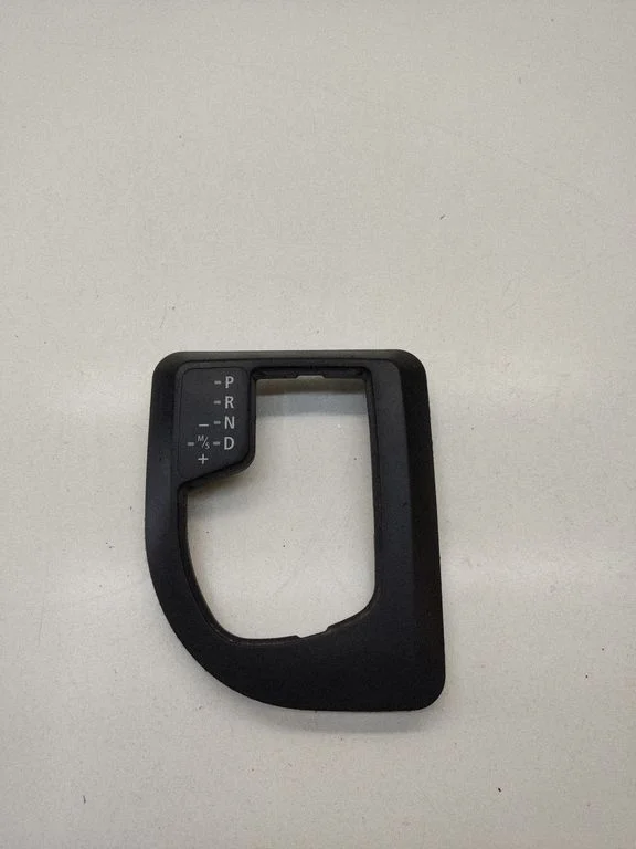 Gear shifter surround trim plastic – BMW 5 Series E60 E61 (2004-2010)