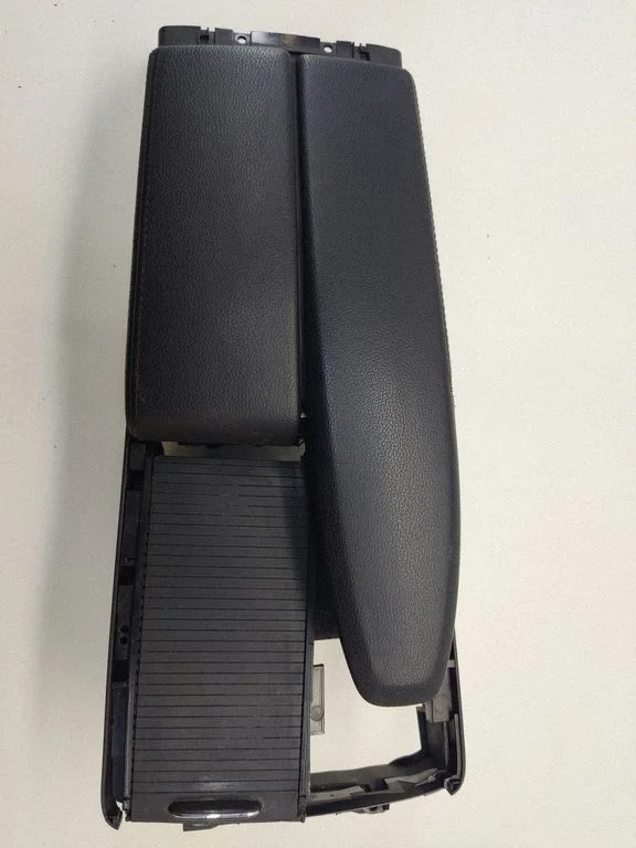 Armrest – Mercedes-Benz E-Class W212 (2009-2016)