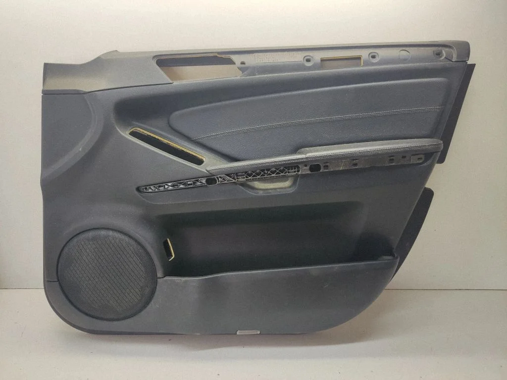 Front door card panel trim – Mercedes-Benz ML-Class W164 (2005-2011)