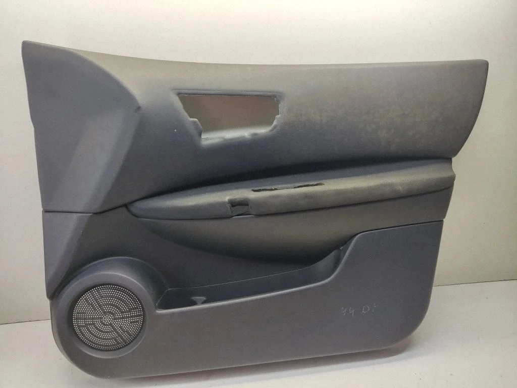 Eesmiste uste sisevooder – Nissan Qashqai+2 (2008-2010)
