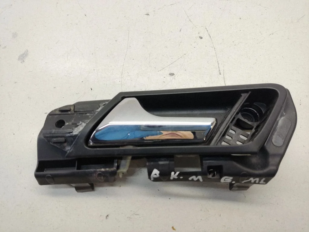 Front door interior handle – Mercedes-Benz ML-Class W164 (2005-2011)