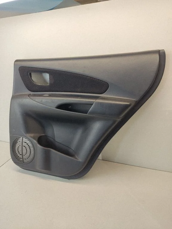 Rear door card panel trim 833812E000