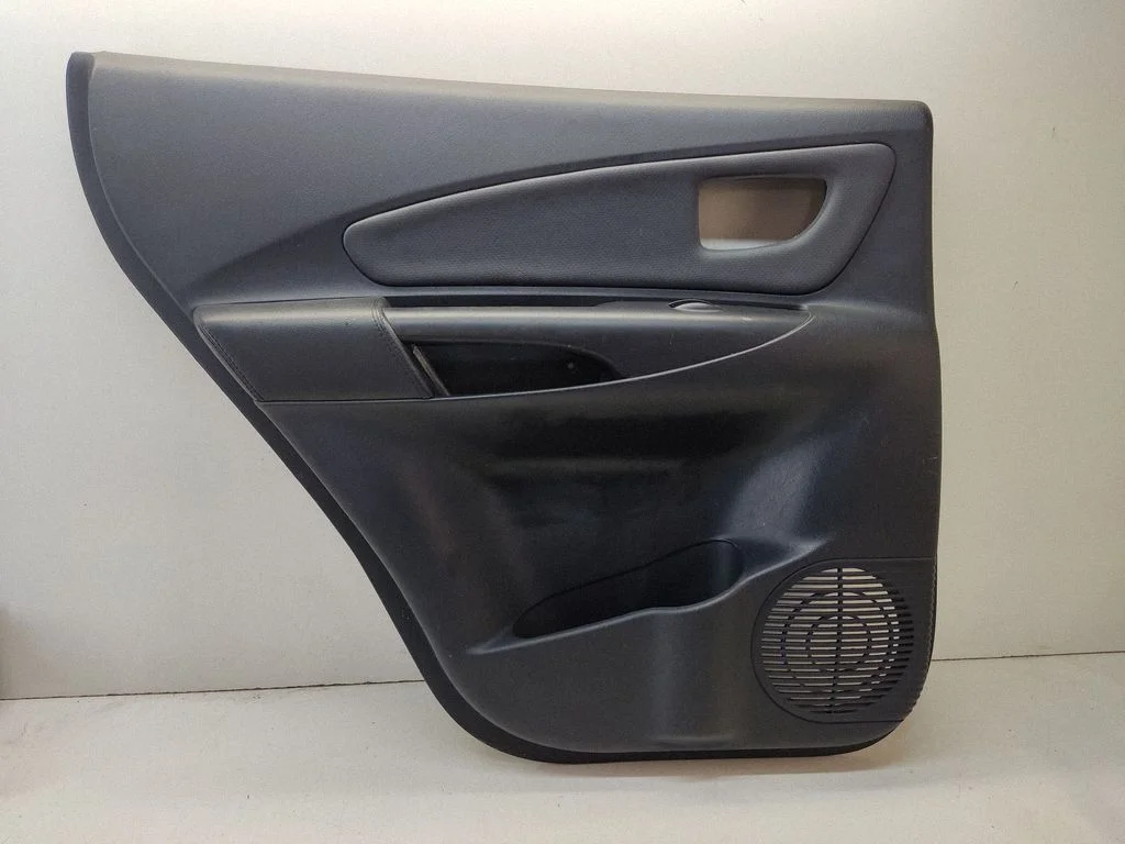 Rear door card panel trim 833012E040
