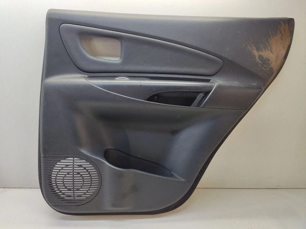 Rear door card panel trim 833022E040