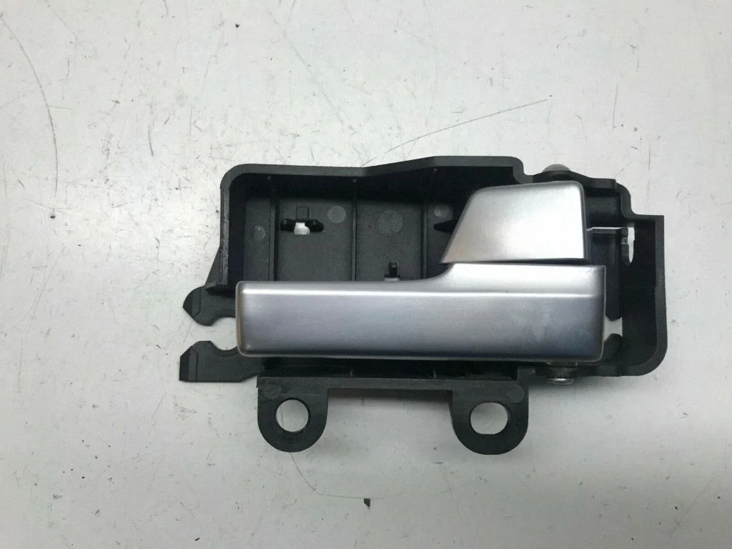 Rear door interior handle trim – Ford Focus C-MAX (2003-2010)