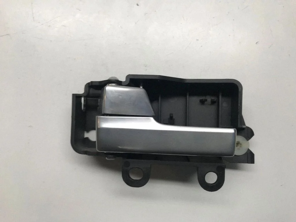 Rear door interior handle trim – Ford Focus C-MAX (2003-2010)