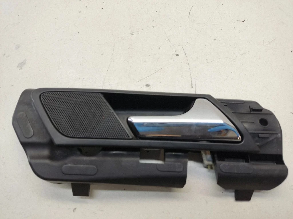 Rear door interior handle trim – Mercedes-Benz ML-Class W164 (2005-2011)