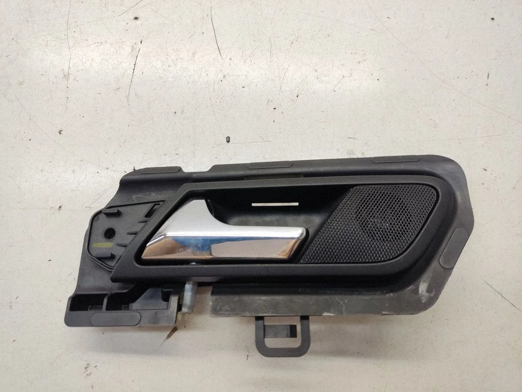 Rear door interior handle trim – Mercedes-Benz R-Class W251 (2005-2013)