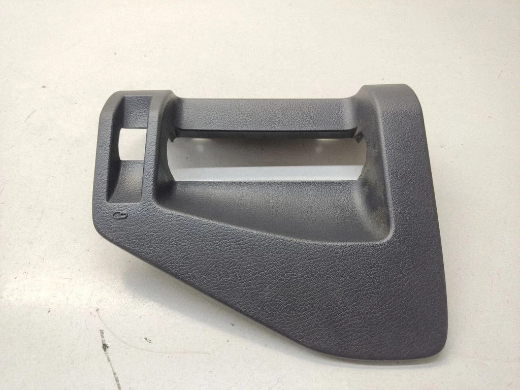 Rear door handle trim – Chrysler Grand Voyager V (2007-2015)