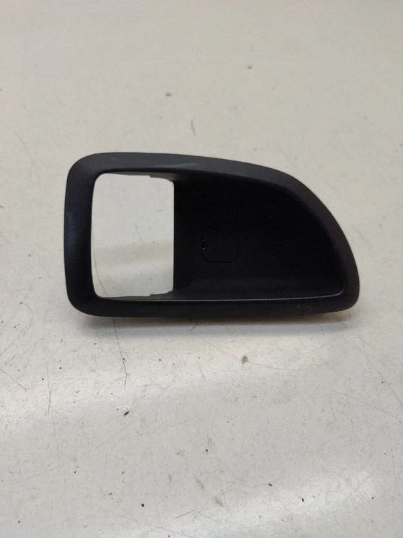 Rear door handle trim 826212E000