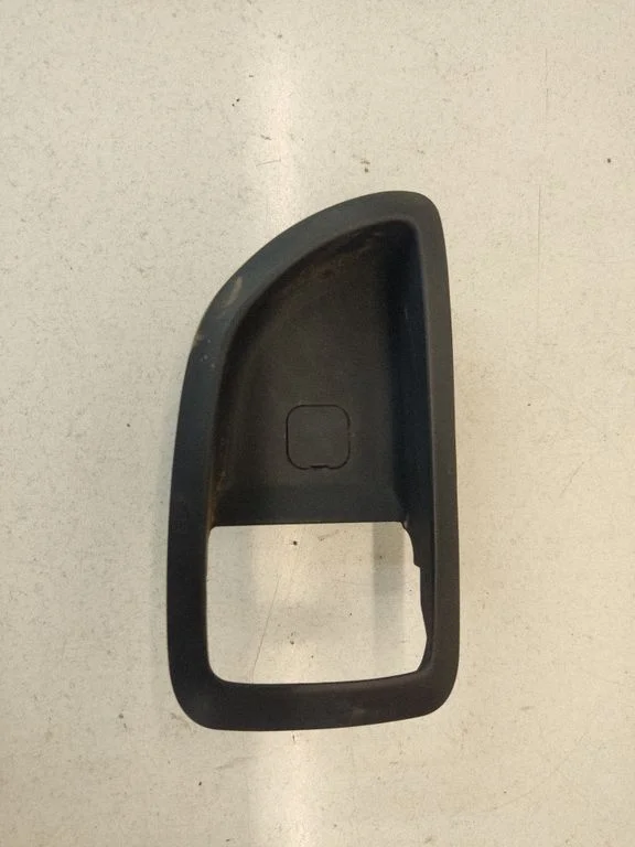 Rear door handle trim 826212E000