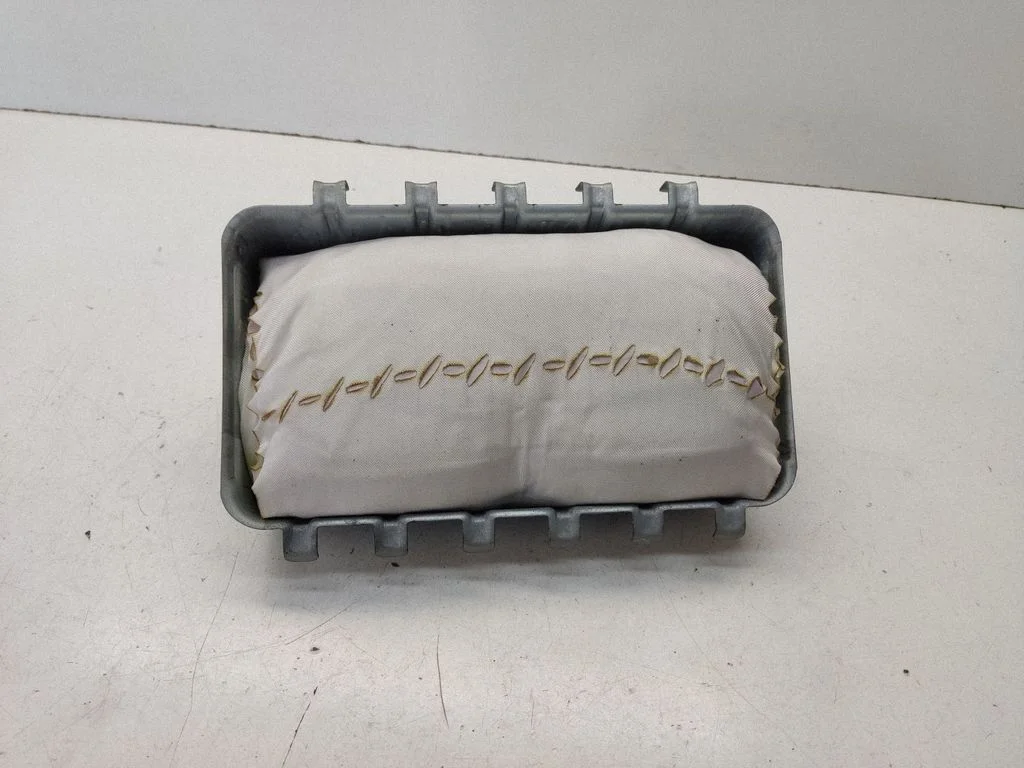 Passenger airbag P05108819AA