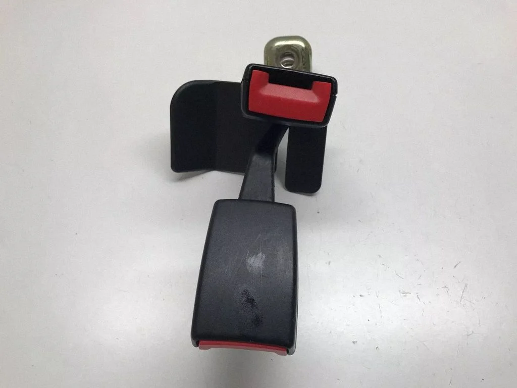 Aizmugurējās drošības jostas sprādze 8D0857739D