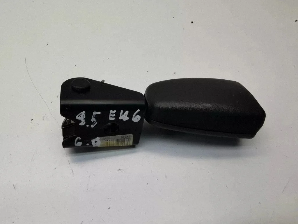 Rear seatbelt buckle 5205430