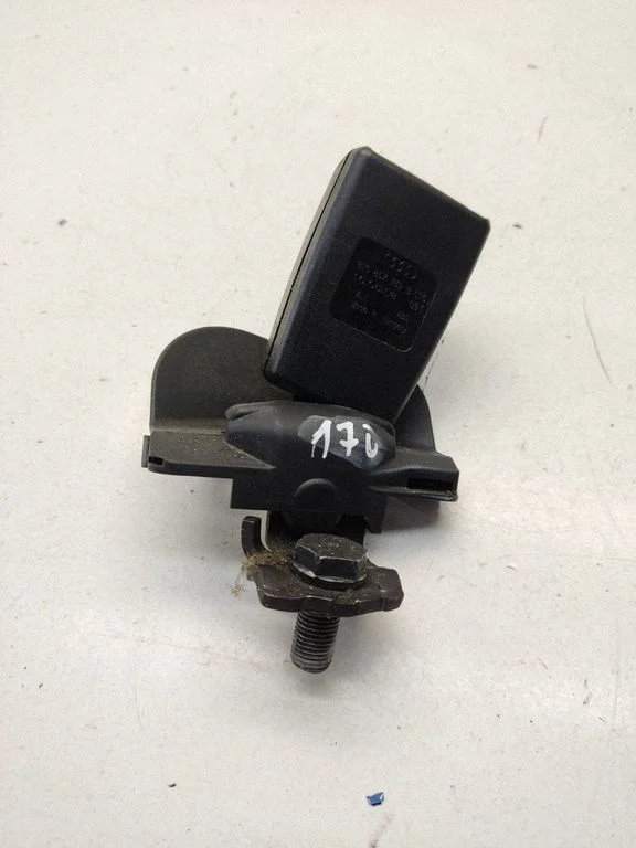 Rear seatbelt buckle – Audi A5 8T 8F (2007-2016)