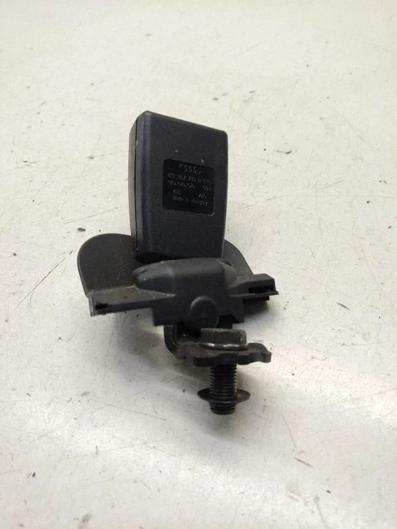 Rear seatbelt buckle – Audi A5 8T 8F (2007-2016)