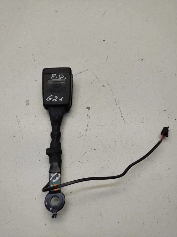 Front seatbelt buckle – BMW 3 Series G20 G21 (2019-)