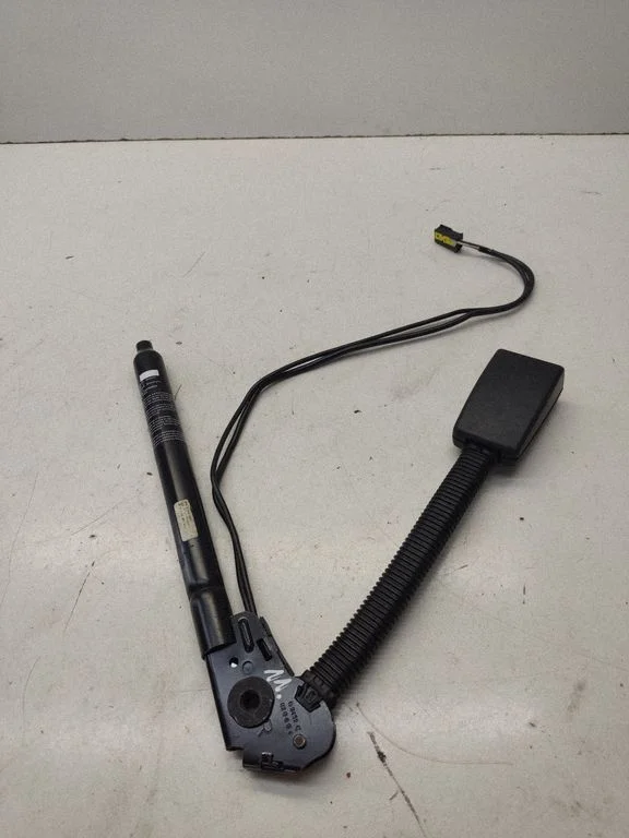 Zapięcie pasa przednie – BMW Seria 7 E65 E66 (2001-2008)