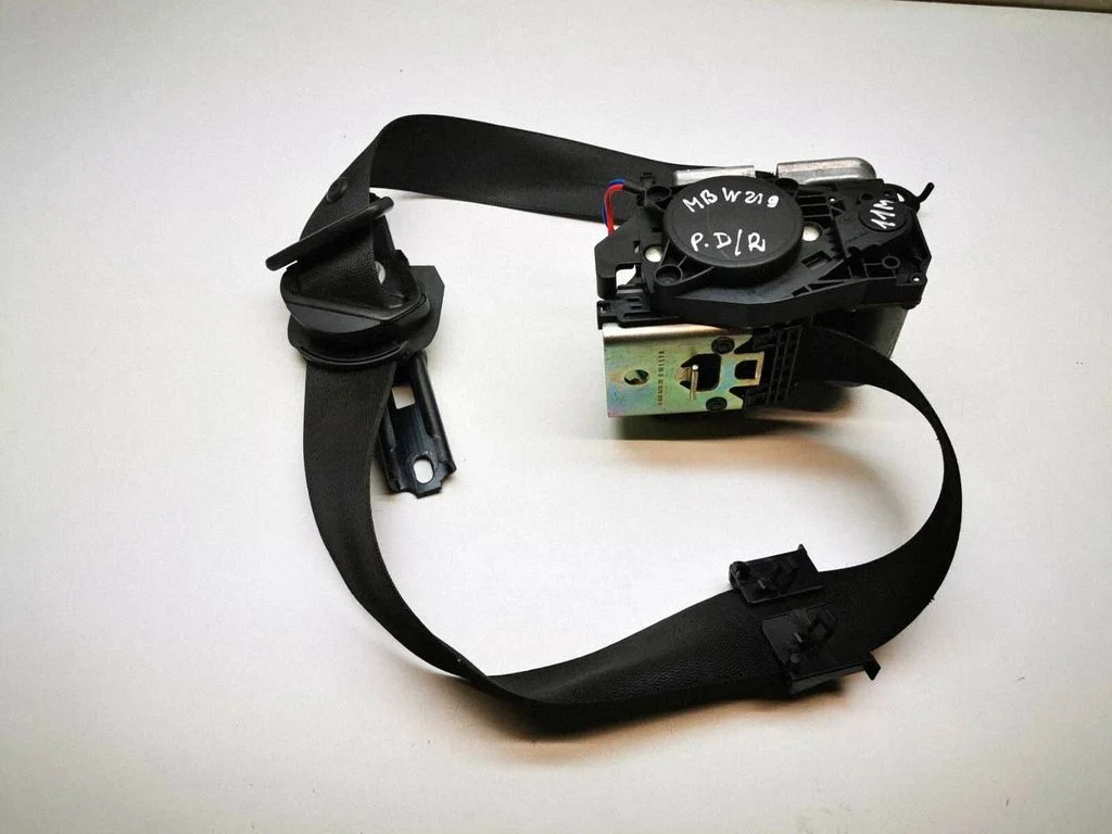 Front seatbelt – Mercedes-Benz CLS-Class C219 (2003-2011)