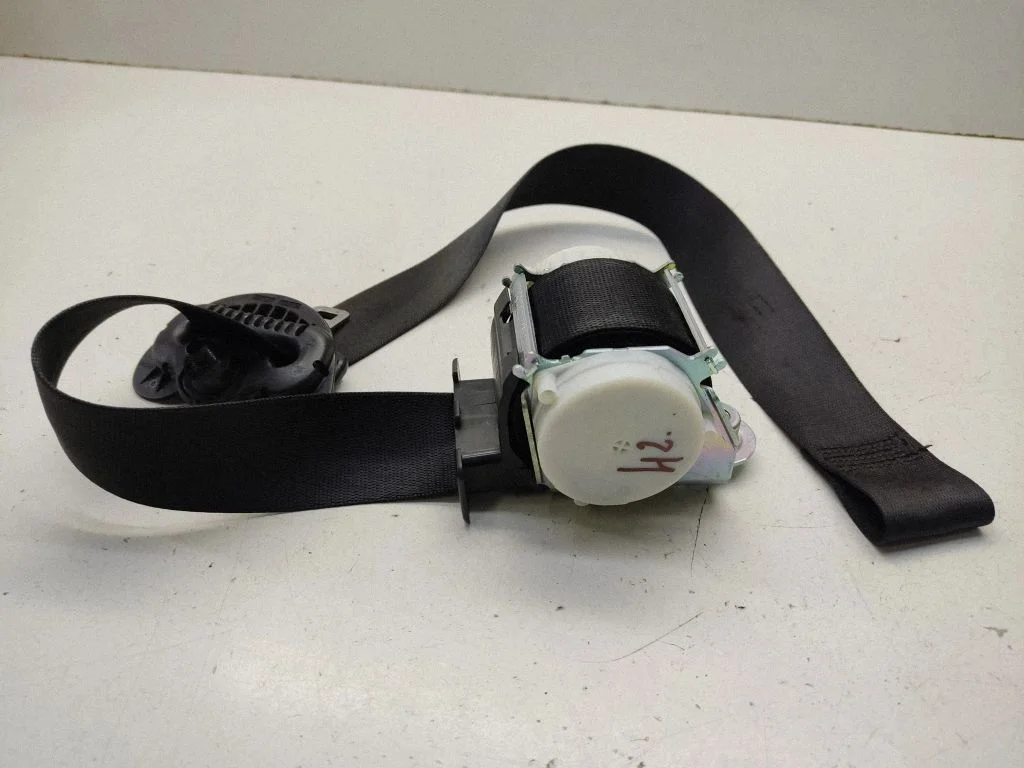 Front seatbelt 34003267
