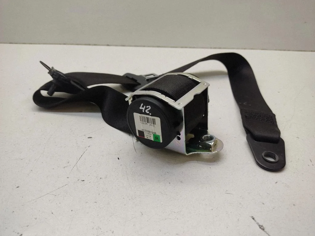Front seatbelt 617059700B