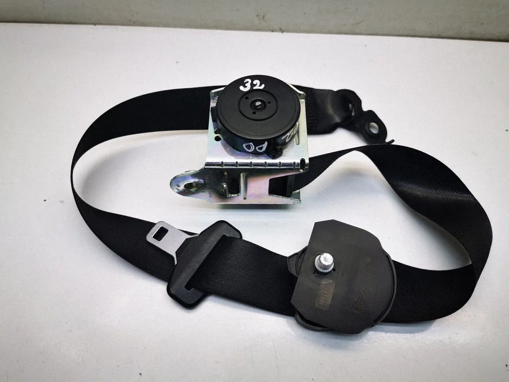 Front seatbelt – Mercedes-Benz R-Class W251 (2005-2013)