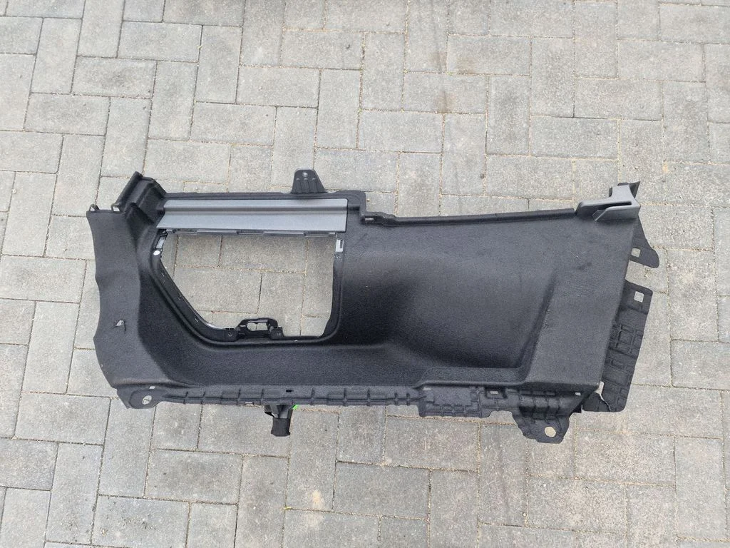 Apakšējais bagāžnieka sāna apdares panelis 85744CR010