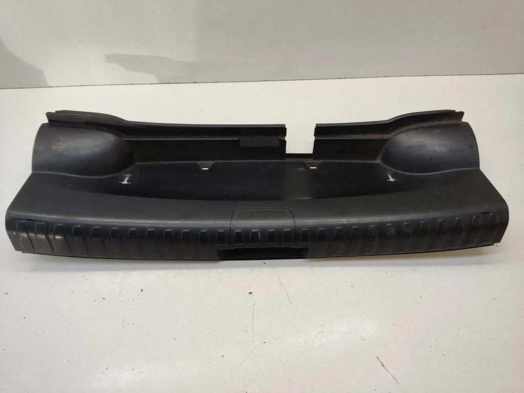 Trunk/boot sill cover protection – BMW 1 Series E81 E87 (2004-2011)