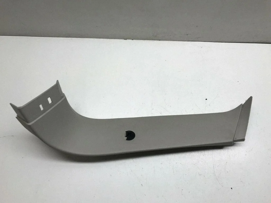 Tailgate/trunk side cover trim – Ford Focus C-MAX (2003-2010)