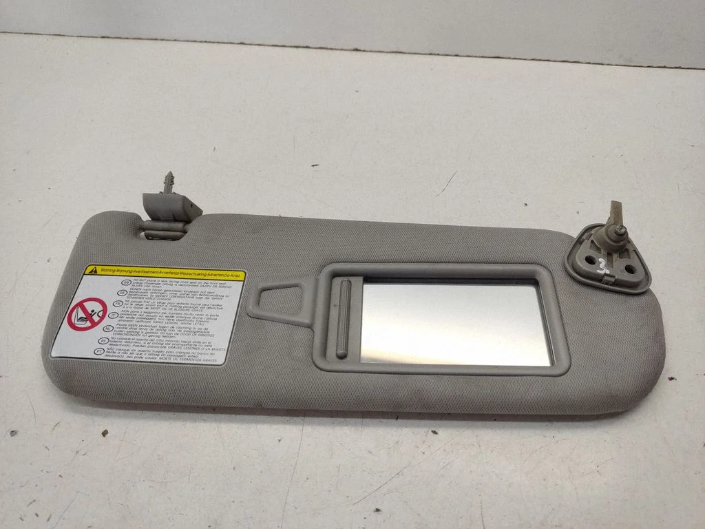 Sun visor – front right