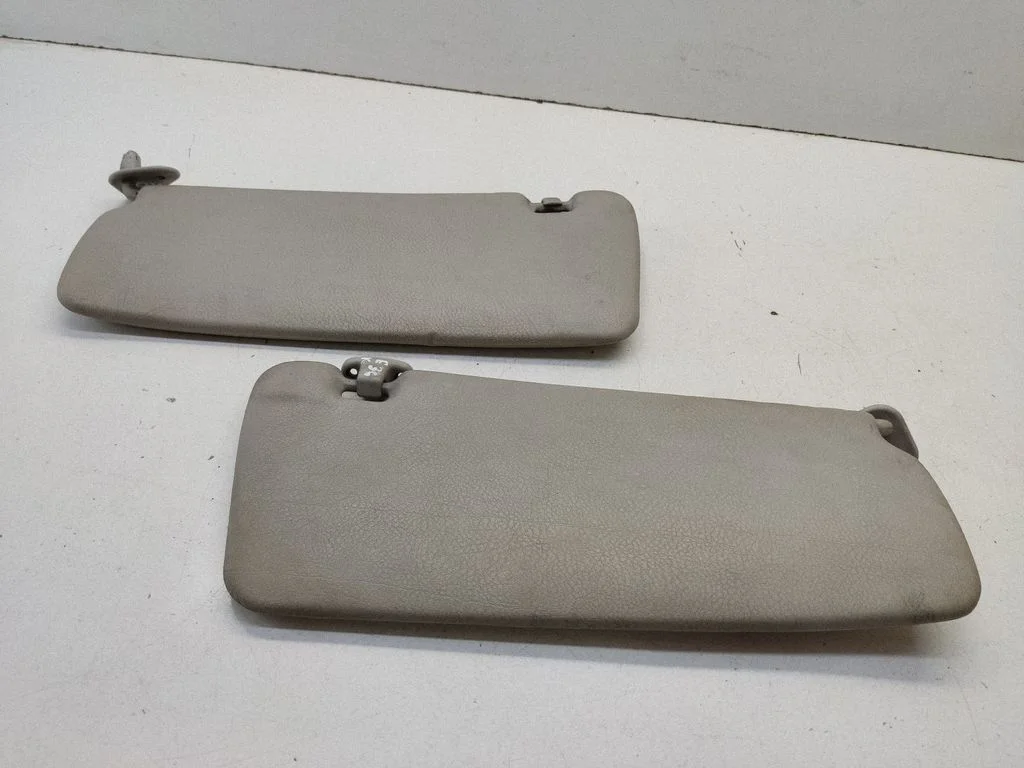 Sun visor