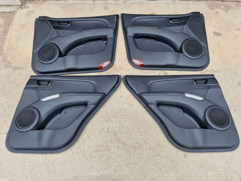 Uste siseviimistluse komplekt – KIA Sportage (2005-2010)
