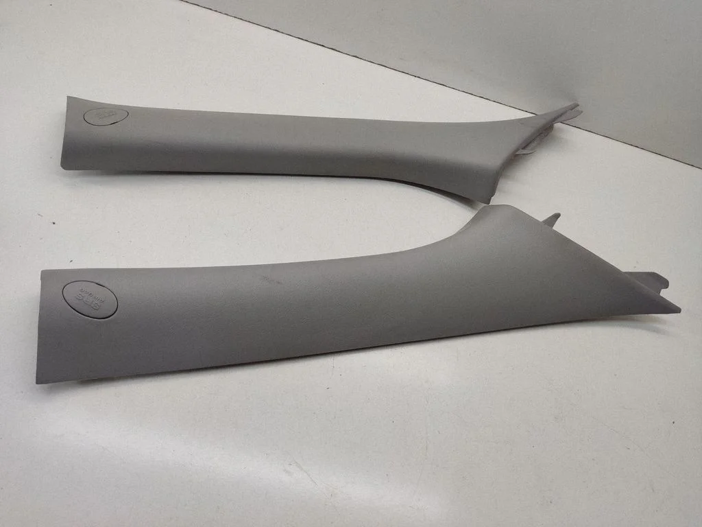 (A) pillar trim 858102E200