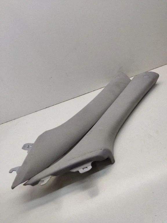 (A) pillar trim – KIA Sportage (2005-2010)